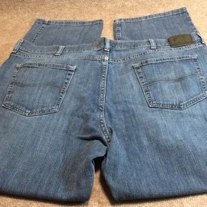 LEE REGULAR FIT STRAIGHT LEG JEANS 42X32.